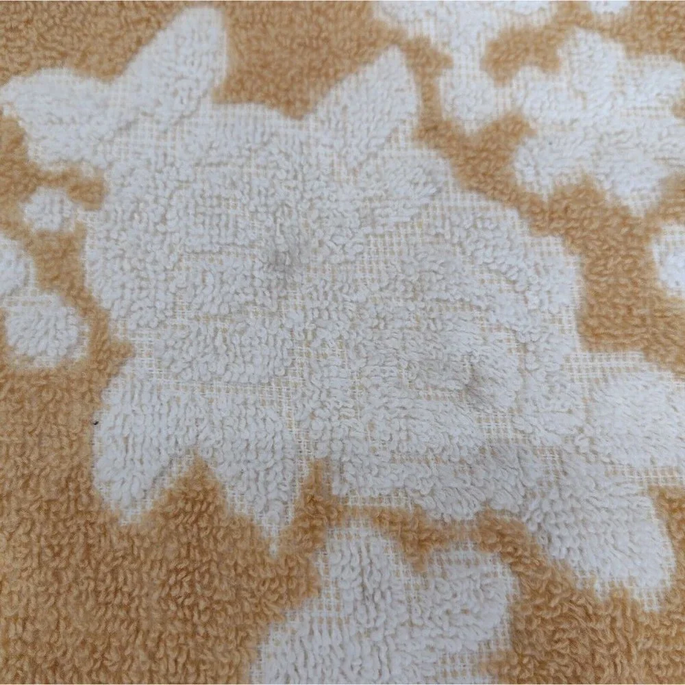 Vintage 70s Cannon Monticello Sculpted Floral Gold White Towel Retro 22 X 40